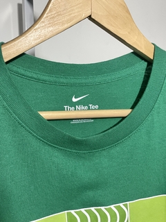 T-SHIRT NIKE / TAMANHO G na internet