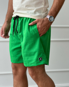 Bermuda de Tactel Mágico Verde - Avallanch Moda Masculina