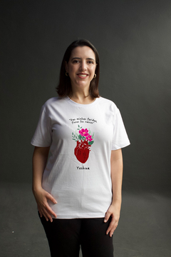 Camiseta Feminina - Flores Fez Nascer