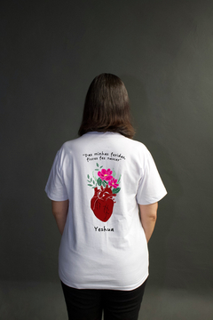 Camiseta Feminina - Flores Fez Nascer - Maluna Wear | Acessórios & Roupas Cristã