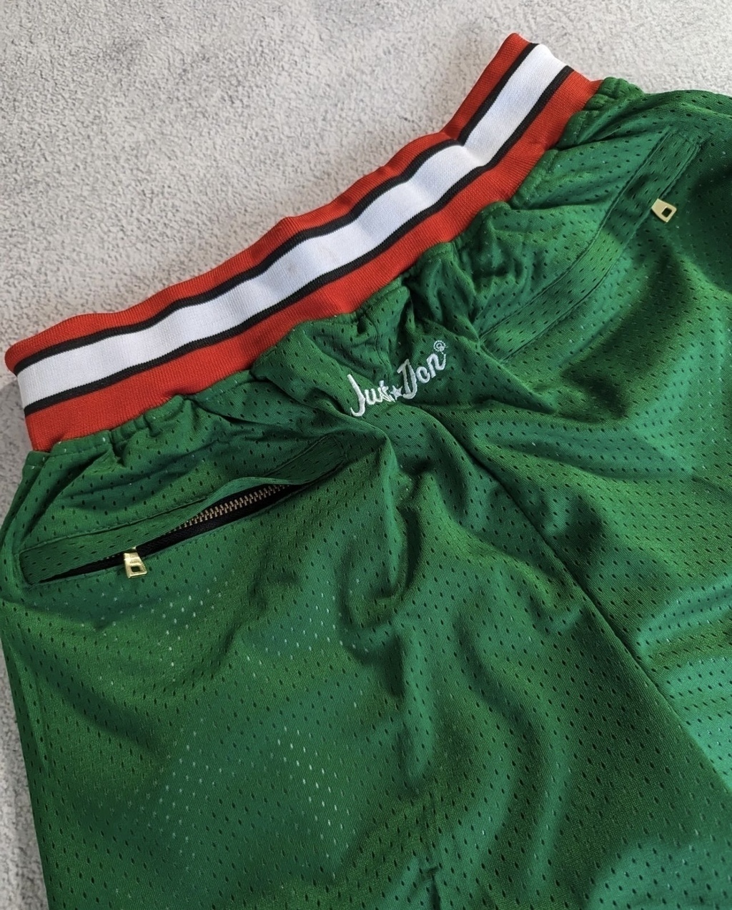 SHORT CHICAGO BULLS GREEN AND RED EDITION