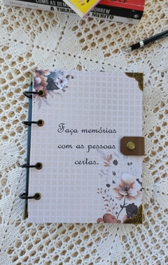 Caderno/diário fichário "Faça memórias com as pessoas ..." - 005 (garra preta)