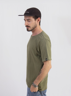 Camiseta ESTONADA masculina - verde militar - comprar online