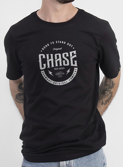 Camiseta masculina preta com estampa "Chase Your Dream" na parte frontal. #Streetwear