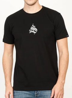 Camiseta Gothic masculina - preta na internet