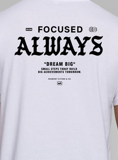 Camiseta Focused masculina - branca - SEAMONT | Camisetas masculinas & femininas | T-shirts | Moda