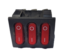 0331012 INTERRUPTOR DE 1 PASO TECLA TRIPLE ROJO 9 TERMINALES ON/OFF 2.94X3.5CM 12V