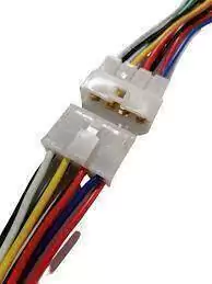 Conector universal de 8 vías hembra y macho con múltiples cables de colores.