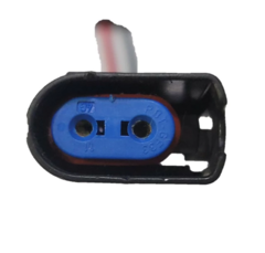 Conector de dos terminales para sensor de oxígeno de Ford, con un diseño en plástico negro y azul.