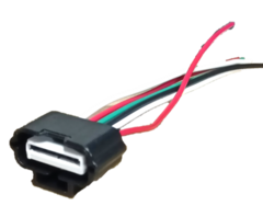 Conector de pedal sensor con cables en varios colores, utilizado en vehículos Honda, Acura, Nissan y Toyota.