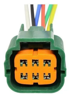 Conector de 6 terminales para cuerpo de aceleración del Sentra, con cables de diferentes colores.