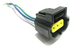 Conector de 3 terminales para regulador de alternador, con cables verde, azul y negro.