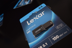 Pendrive Lexar S80 64GB - $12500.-