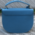 Bolsa Couro Azul Céu De Mão Estruturada Alça Correntes Vivi Hendy Bag
