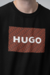 Sueter Negro Hugo estampado rojo en internet