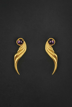 Nouveau feathers earrings on internet