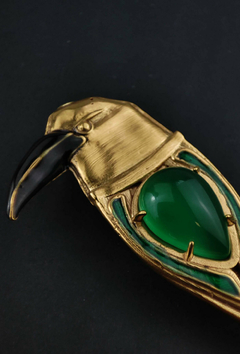 Emmerald toucanet earrings on internet