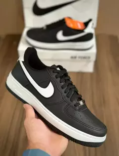 NIKE PREMIUM ALL BLACK