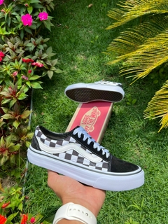 VANS URBANA CUADRICULADA