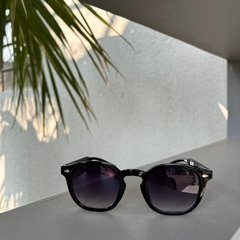 OCULOS DE SOL PRETO DEGRADÊ - comprar online