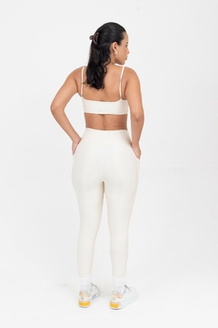 Legging com bolso - Off White - Inspiração Fitwear