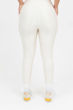 Legging com bolso - Off White na internet