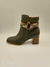 BOTA AJUSTE FINO BICO REDONDO VERDE MILITAR COM DETALHE. REF. 27339 - comprar online