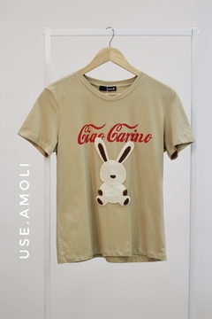 TSHIRT COELHINHO AMOLI BRAND na internet