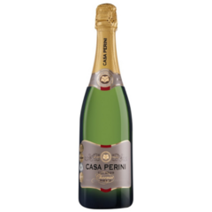 Garrafa de espumante Casa Perini Brut 750ml com rótulo elegante e tampa dourada.