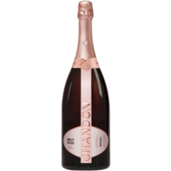 Garrafa de espumante Chandon Brut Rosé 1,5L (Magnum) com rótulo em destaque.