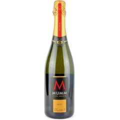 Garrafa de espumante Mumm Brut 750ml, com rótulo preto e vermelho.