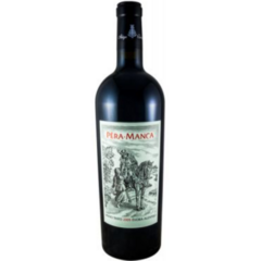 Garrafa de vinho Pêra Manca Tinto 2005, com rótulo ilustrado e detalhes em verde e vermelho.