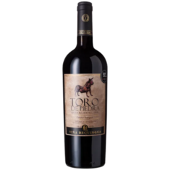 Garrafa de vinho Toro de Pedra Gran Reserva Cabernet Sauvignon 750ml, com rótulo detalhado e imagem de um touro.