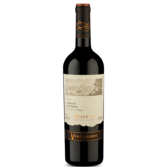 Garrafa de vinho Ventisquero Reserva Cabernet Sauvignon 750ml, com rótulo elegante e design sofisticado.