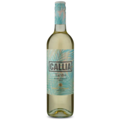 Garrafa de vinho Callia Tardio Blanco Dulce 750ml com rótulo decorado em tons de verde e azul.