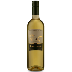 Garrafas de Vinho Ramirana Sauvignon Blanc 750ml com rótulo elegante.