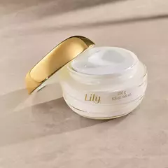 Combo Creme Acetinado Lily: Hidratante Desodorante Corporal 250g + Refil 250g na internet