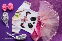 Kit Mesversario Temático Body Bebê Com Saia se Tule e Laço Panda Ursinho Pandinha