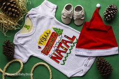 Kit Body Bebê Temático Natal Com Gorro Meu Primeiro Natal