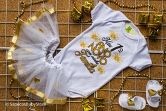 Kit Mesversário Temático Com Body Saia de Tule e Laço Meu Primeiro ano novo em Familia