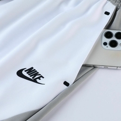 Conjunto Nike Camisa e Bermuda - Cinza e Branco - loja online