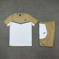 Conjunto Nike Camisa e Bermuda - Bege Marrom e Branco - comprar online