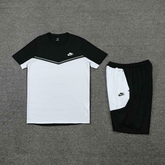 Conjunto Nike Camisa e Bermuda - Preto e Branco