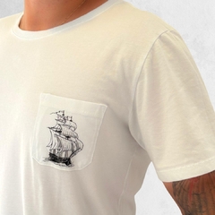 T-shirt White Boat - The Sea Nomad 