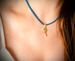 CHOKER COURINHO AZUL COM PINGENTE BEACHT TÊNNIS - comprar online