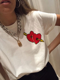 Remera Corazones - comprar online