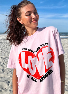 Remera You will find that love is all around (spun) - comprar online