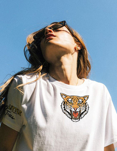 Remera Tiger bomb - comprar online