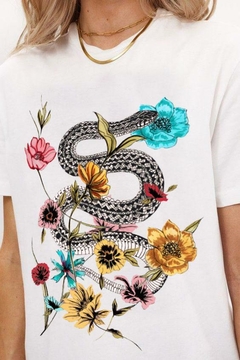 Remera Snake