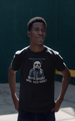 Camiseta Masculina Estampa Panda na Estrada - comprar online